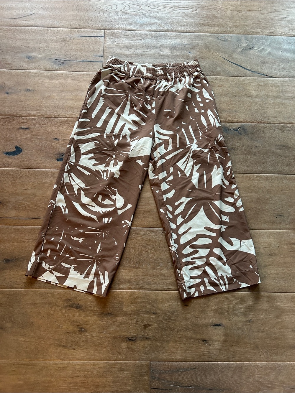 Women's Brown & Cream Tropical Print Pull-On Wide-Leg Shorts
